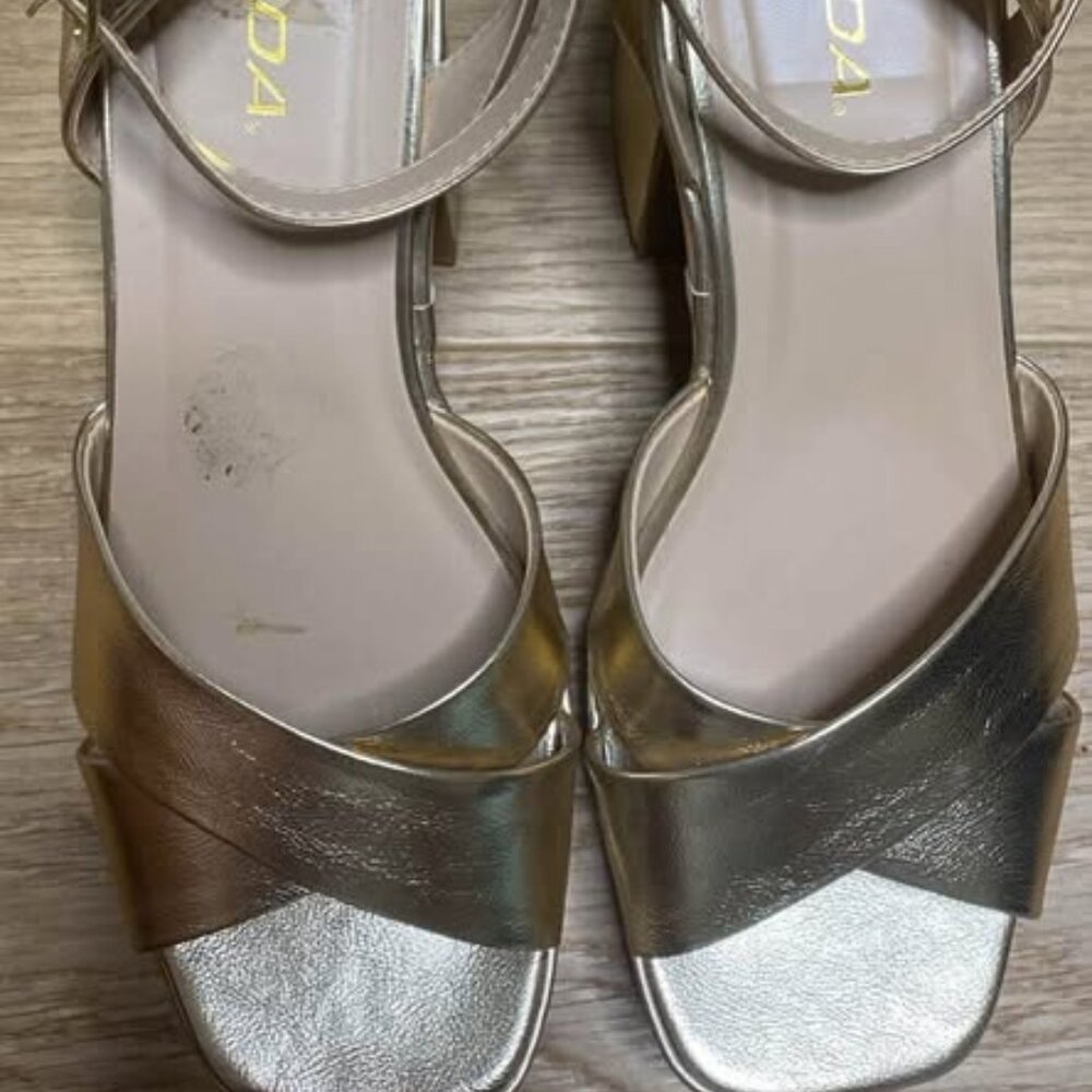 Soda Platform Heel Shoes Womens Size 10 Gold Strappy Block Sandals Chunky Heels